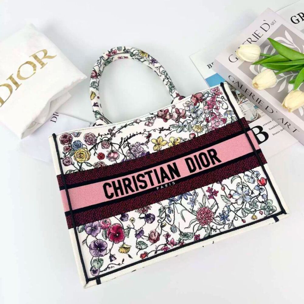Dior Women Pre-Loved Bag Very Good Condition